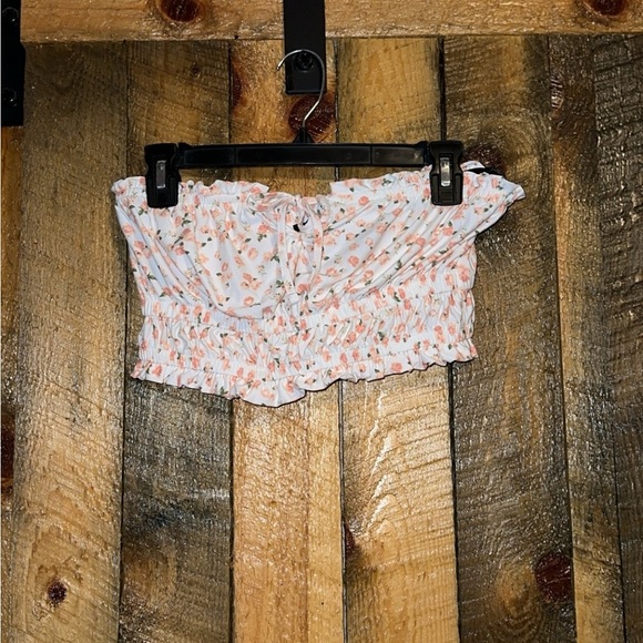 NWT Cute strapless crop top - Picture 1 of 1